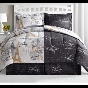 Queen bedding set